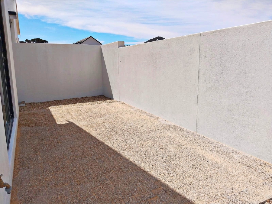 To Let 2 Bedroom Property for Rent in Kommetjie Western Cape